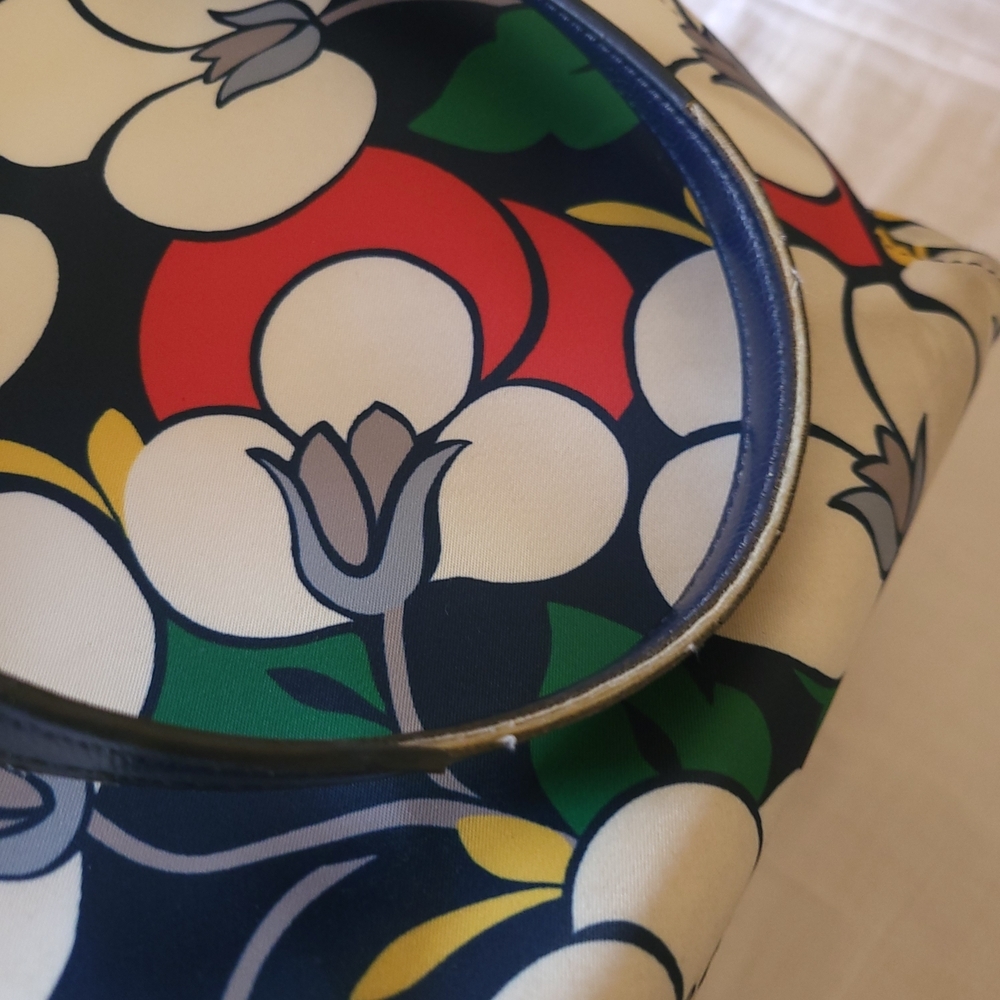 Kate Spade Red and Green Tote Bag with Floral Design - Picture 9 of 10